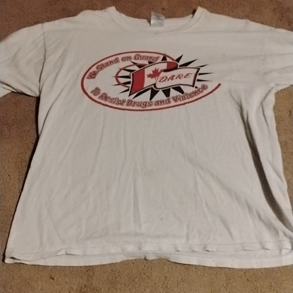Vintage White Large D.A.R.E. Canada Distressed T-Shirt Drugs Alcohol Violence